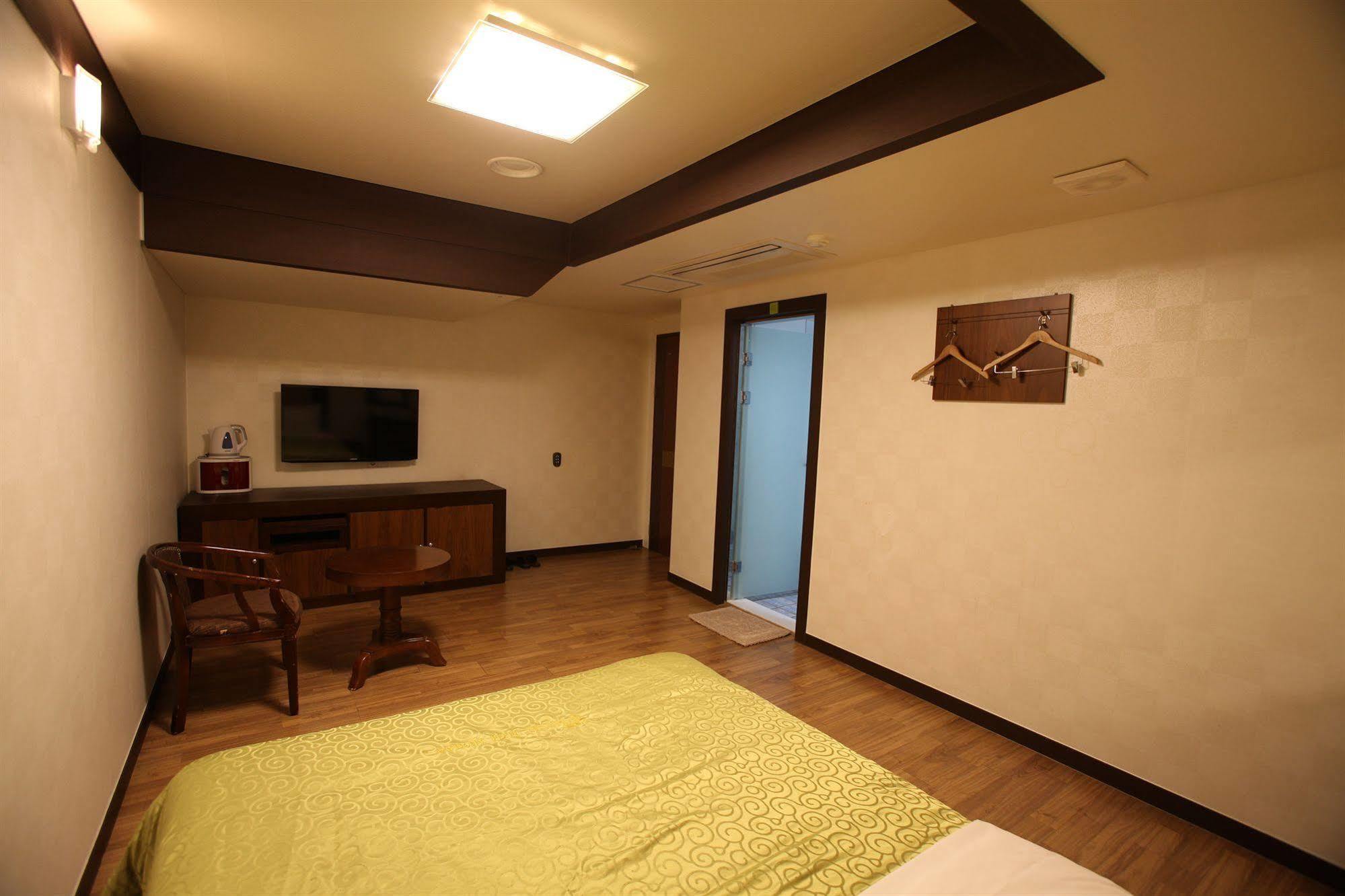 Hill House Seoul Myeongdong Hotel Bagian luar foto